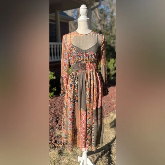 NWT Oriental Paisley Print Chiffon Midi Long Sleeve Dress. Size Small. - Picture 3 of 15